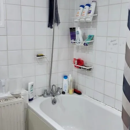 Private Leeds (West Yorkshire)