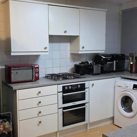 Private * Leeds (West Yorkshire)