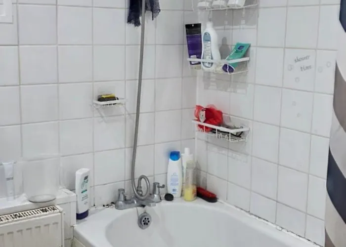 Private Leeds (West Yorkshire)