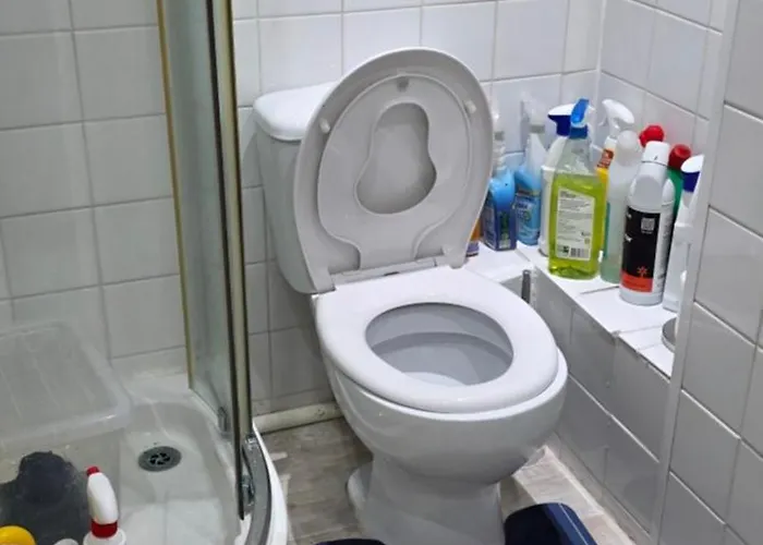 Private * Leeds (West Yorkshire)